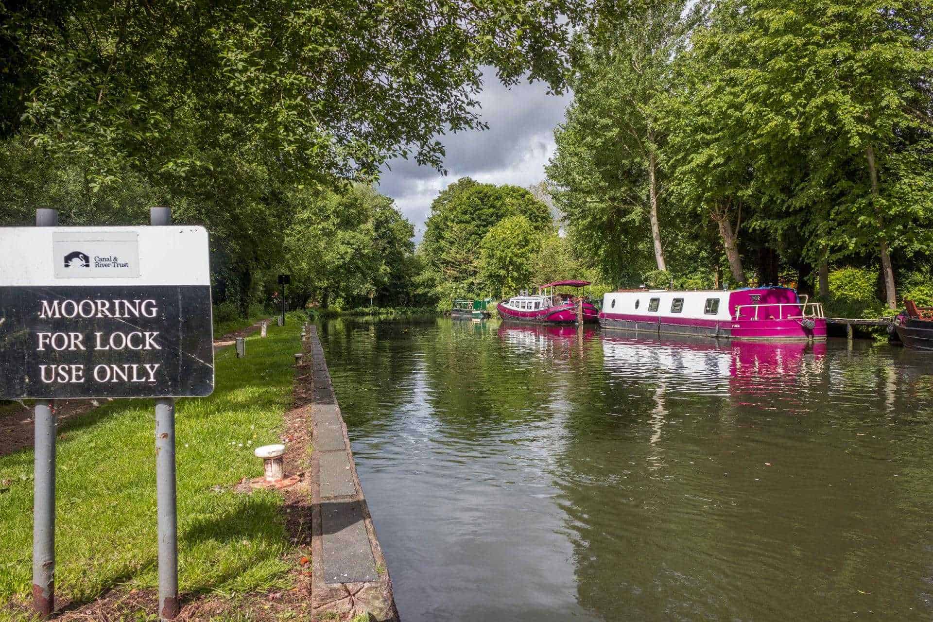 Can You Moor A Canal Boat Anywhere?